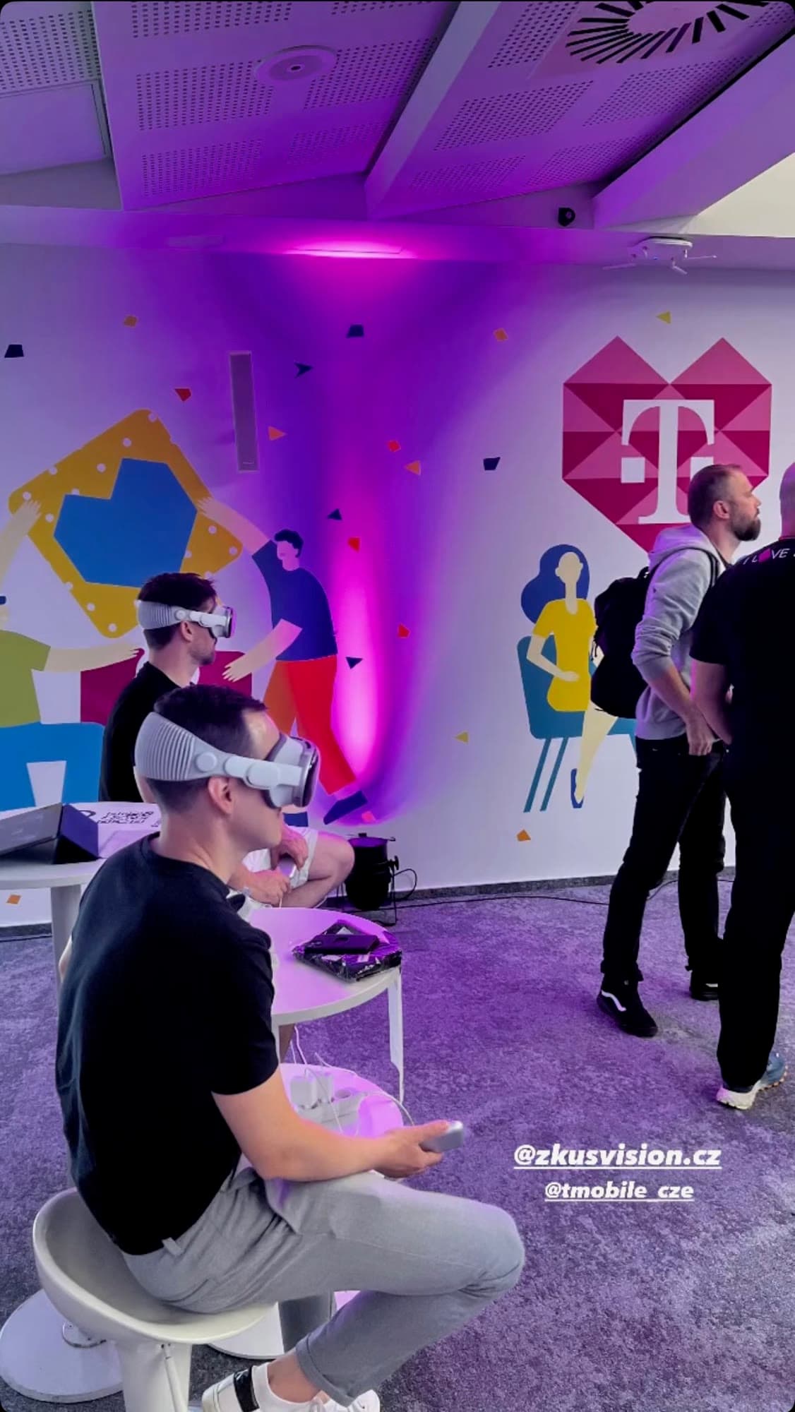 Zkoušení Apple Vision Pro na akci T-Mobile